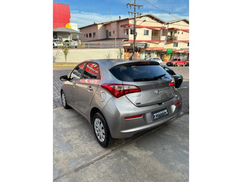 HYUNDAI - HB20 - 2016/2017 - Cinza - R$ 52.900,00