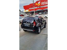 RENAULT - DUSTER - 2013/2014 - Preta - R$ 58.900,00