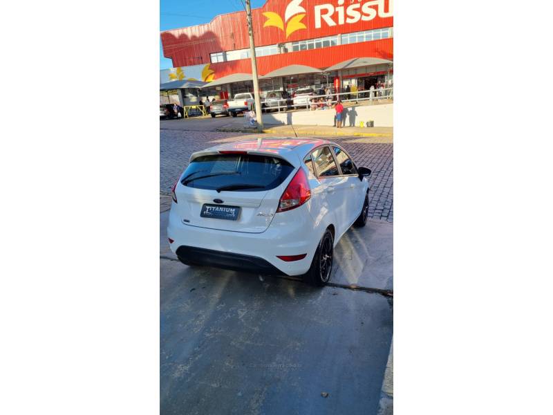 FORD - FIESTA - 2018/2018 - Branca - R$ 54.900,00