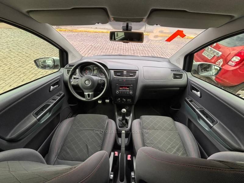 VOLKSWAGEN - FOX - 2012/2013 - Prata - R$ 45.900,00