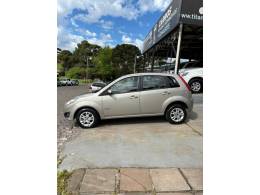 FORD - FIESTA - 2012/2013 - Prata - R$ 37.900,00